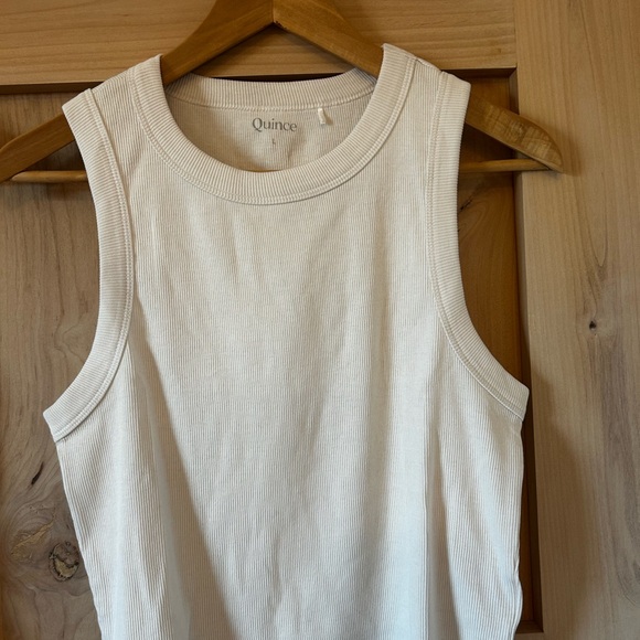NWOT! Quince Women Organic Cotton Micro-Rib Cropped Cutaway Tank (2 Pack) Large - Picture 3 of 5